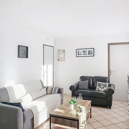 Dominica-1 By Interhome